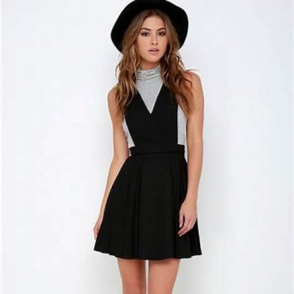 JOA sophomore sweetheart pinafore dress in Burgundy